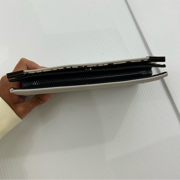 503. Jessica Simpson Gray Wallet - Picture 9 of 14